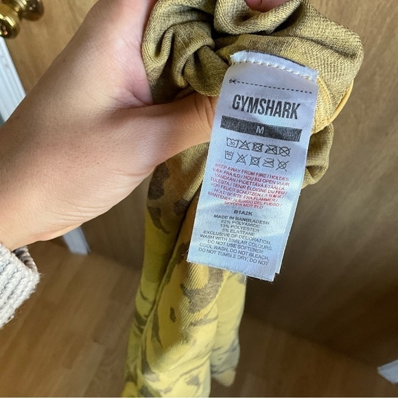 Gymshark Set Size Medium yellow camo leggings & sports bra - Picture 5 of 9